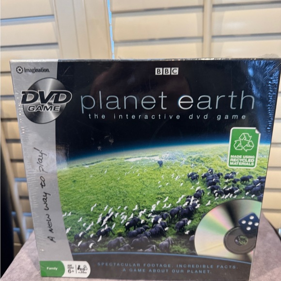 Planet Earth DVD‎ Board Game New Sealed - Picture 1 of 2